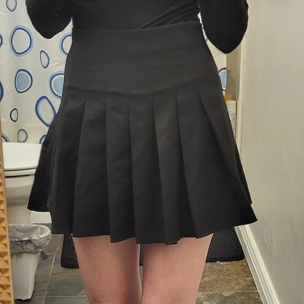 ✨️5/25✨️Preppy pleated black skirt